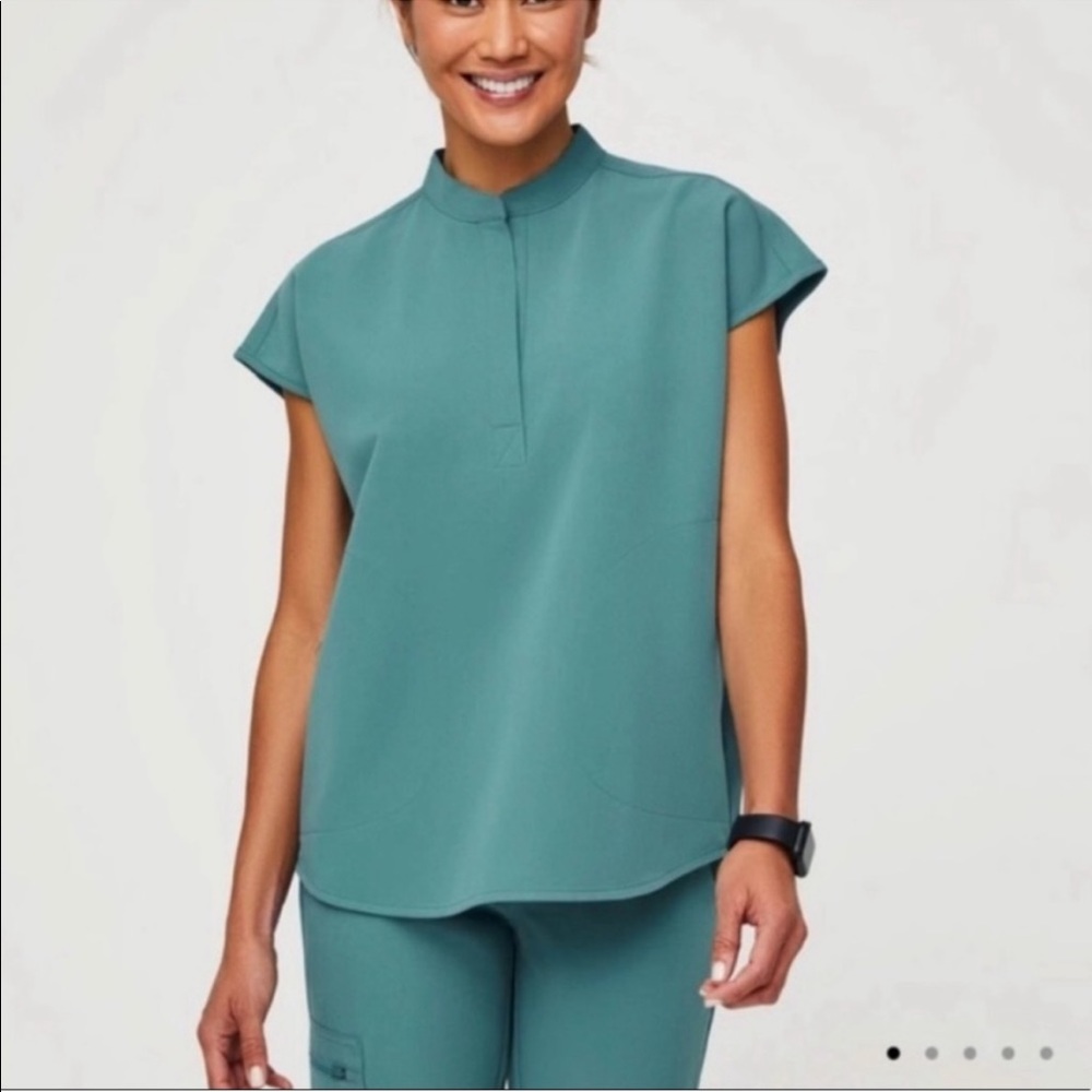 Figs hydrogreen rafaela scrub top